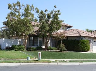 621 Walnut Cir, Corona, CA 92881