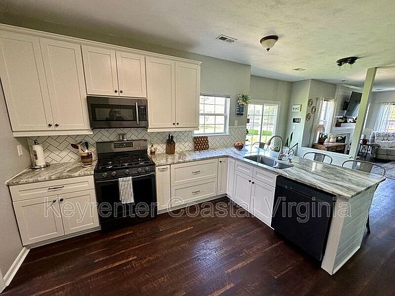 5th image of 6407 Sheffield Ct N