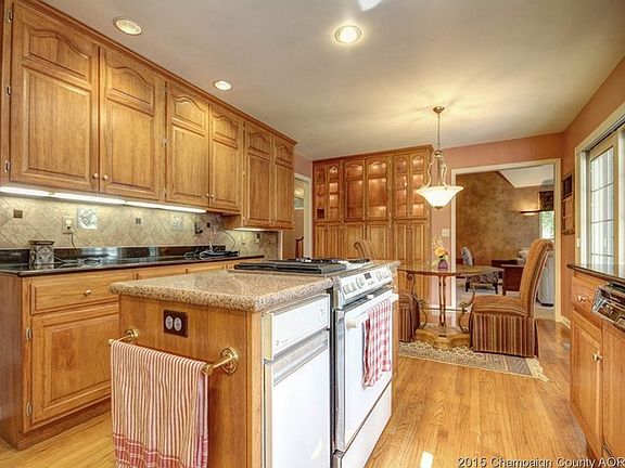 5th image of 805 E Deer Run Dr