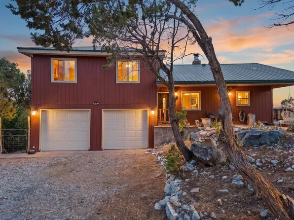 17 Tejon Dr, Tijeras, NM 87059