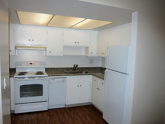 3rd image of 2680 Fayette Dr APT 507