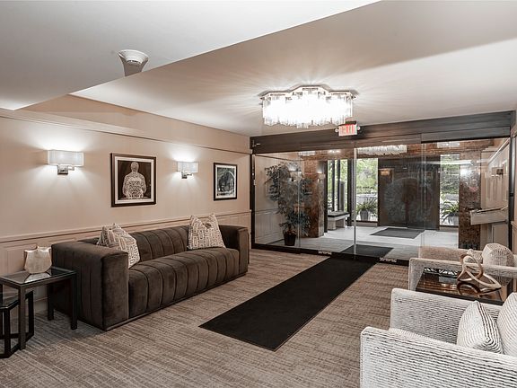 3rd image of 3131 Fleur Dr Unit 506