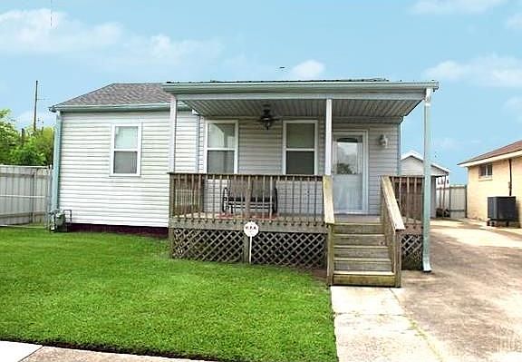 2nd image of 2704 Ivy Pl