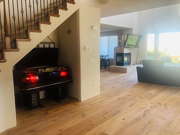 2nd image of 1042 Gamay Dr