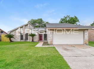 9827 Sageroyal Ln, Houston, TX 77089