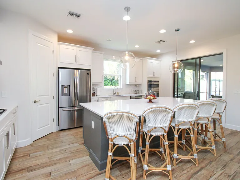 9423 Terresina Dr — Photo 35