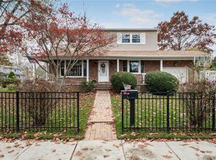 1825 Denver Rd, Wantagh, NY 11793