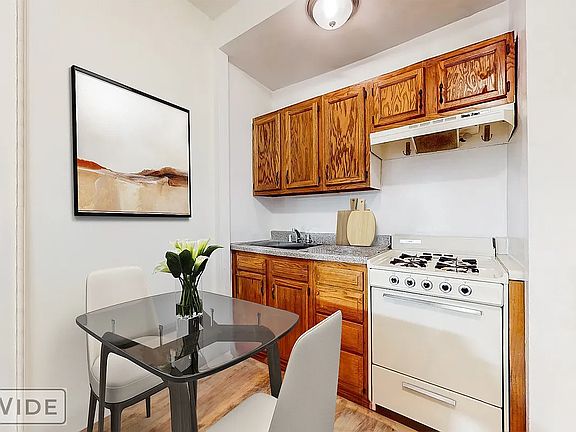 3rd image of 66 W 106th St APT 2C