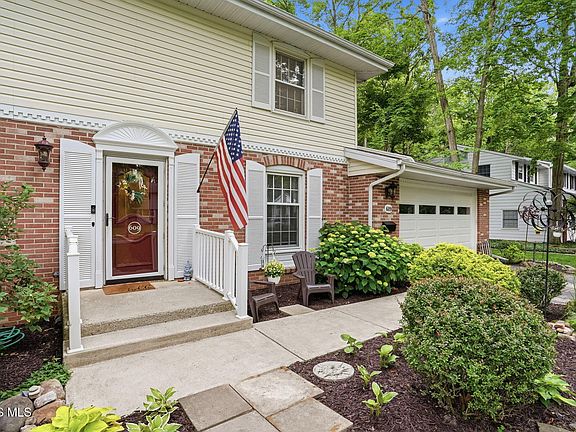 2nd image of 609 Sutton Pl