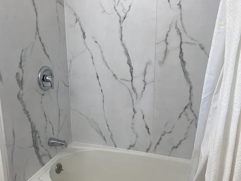 1002 Creekside Ct — Photo 12