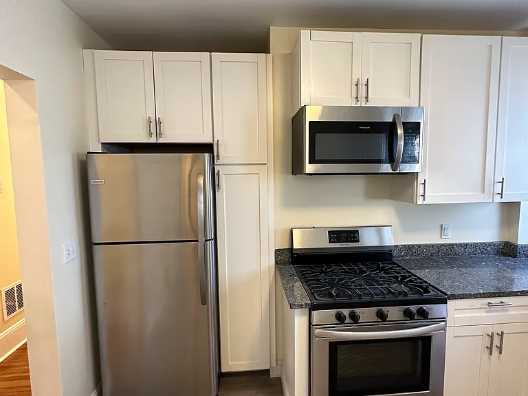 35 George St #3 — Photo 5