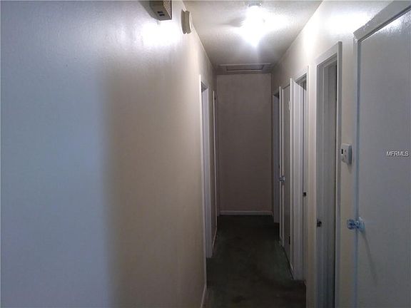 5th image of 33 Audrey Dr W