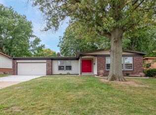 3250 Santiago Dr, Florissant, MO 63033