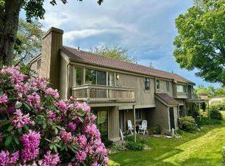 32 Heritage Vlg, Southbury, CT 06488