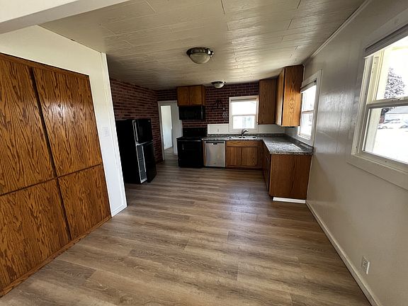 3rd image of 311 E Lauff Ave