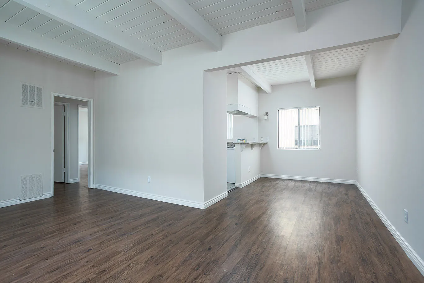 2 bed, 800 sqft, $2,145 — Photo 3
