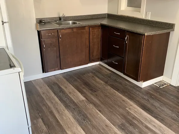 852 Retallack St, Regina, SK S4T 2G8