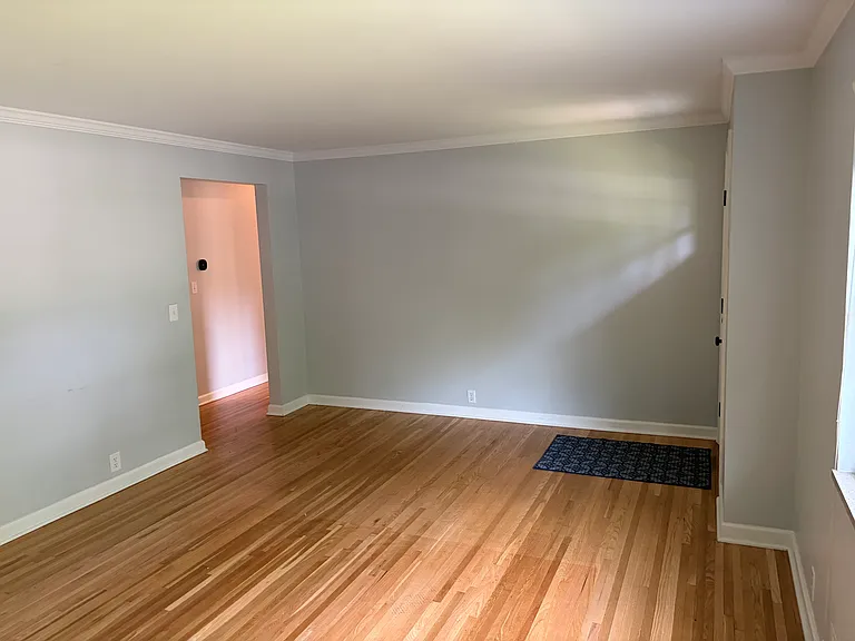 1481 Westminster Dr — Photo 5
