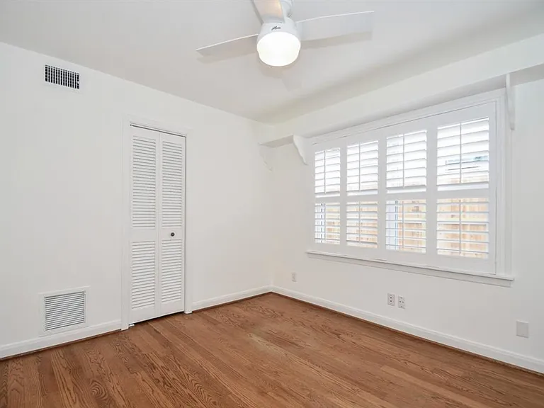 5437 Schumacher Ln — Photo 13