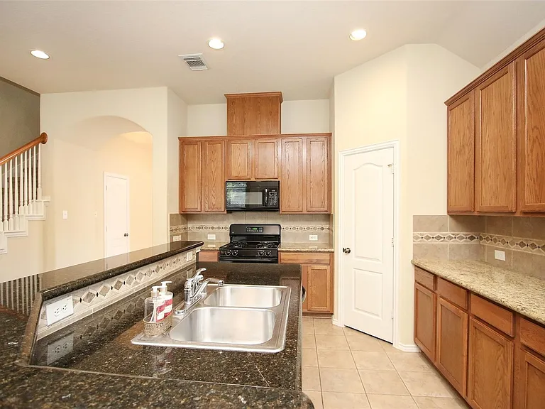 23118 Century Plant Dr — Photo 10