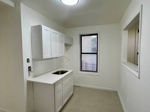 4th image of 2123 27th St APT A3
