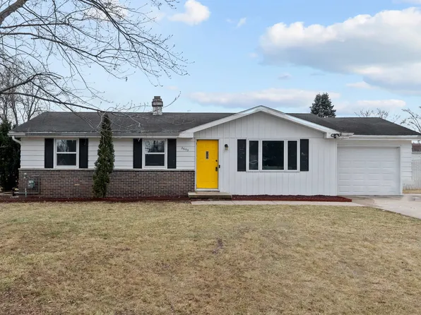 2655 Sunray Ln, Green Bay, WI 54313