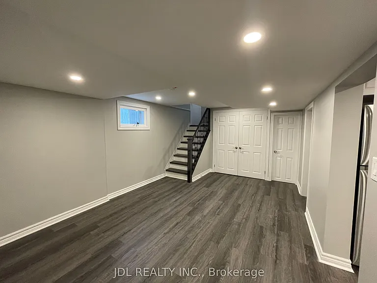 226 Lorindale Dr #LOWER — Photo 8