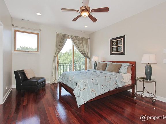 3rd image of 1722 N Western Ave APT 303