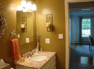 17 Hawthorne Rd, Windham, NH 03087