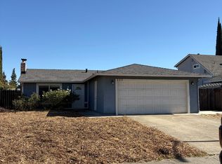 333 Colonial Cir, Vacaville, CA 95687