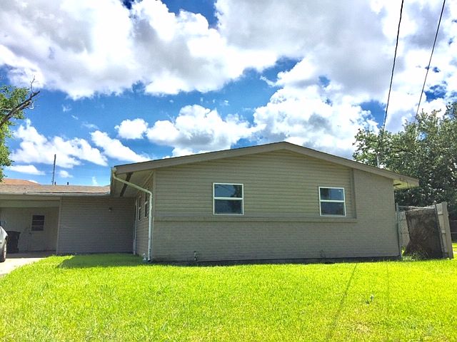 1st image of 10700 Dreux Ave