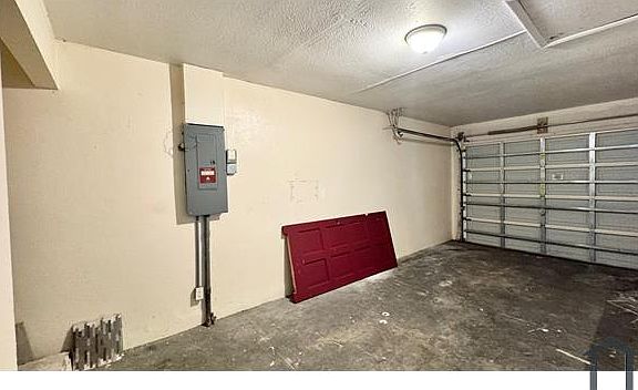 5th image of 3079 Saint Clair Ave APT A