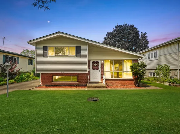 108 N May St, Addison, IL 60101