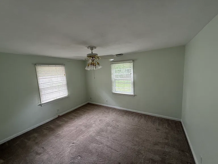 1046 Glenbrook Ave — Photo 11
