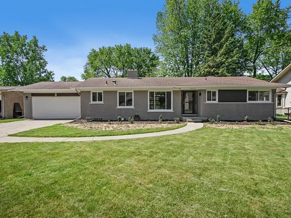 24020 Deanhurst St, Saint Clair Shores, MI 48082