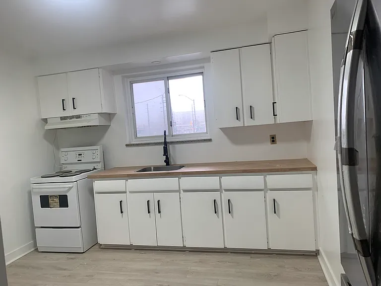 1092 Fennell Ave E #1 — Photo 2
