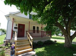 668 E Vernon St, Farmington, IL