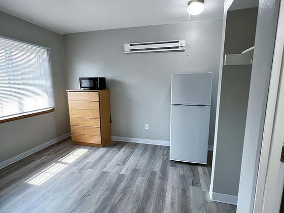 5th image of 2115 Mamie Eisenhower Ave #T9