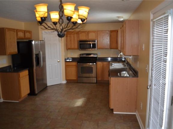 3rd image of 612 Lighthouse Dr