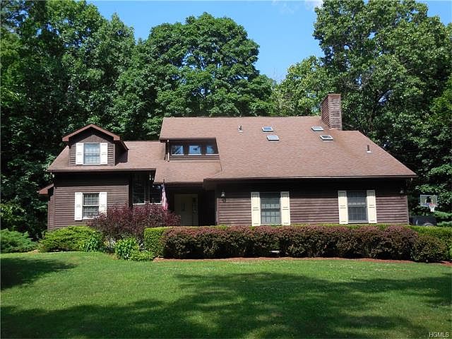 1st image of 2 Five Oaks Dr