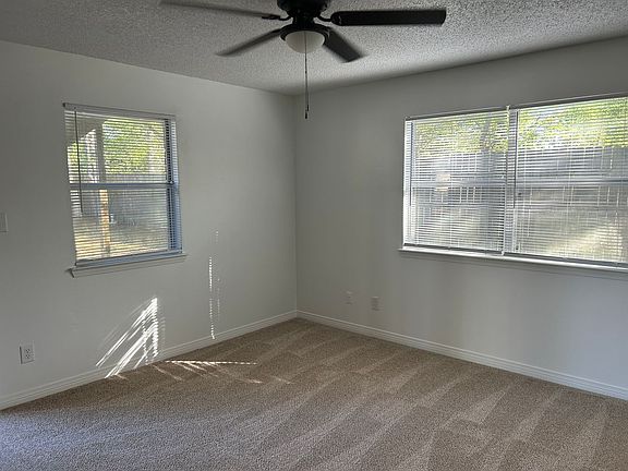 2nd image of 706 N Park Blvd APT 7