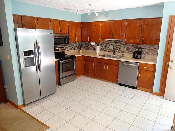 4th image of 6981 Wind River Dr