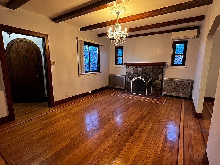 18 Fir St #1 — Photo 3