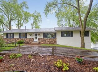 6110 27th St N, Oakdale, MN 55128