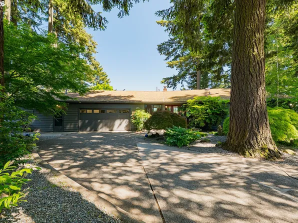 17542 Kirkwood Rd, Gladstone, OR 97027