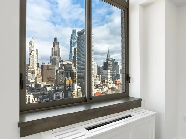 35 West 33rd Street image 9 of 25