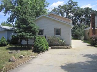 1527 N East End Ave, Round Lake Beach, IL