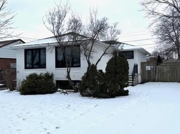 145 Winchester Blvd, Hamilton, ON L8T 2M9
