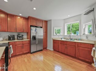 674 Benton Hill Rd, Becket, MA 01223