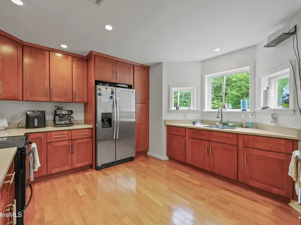 674 Benton Hill Rd, Becket, MA 01223